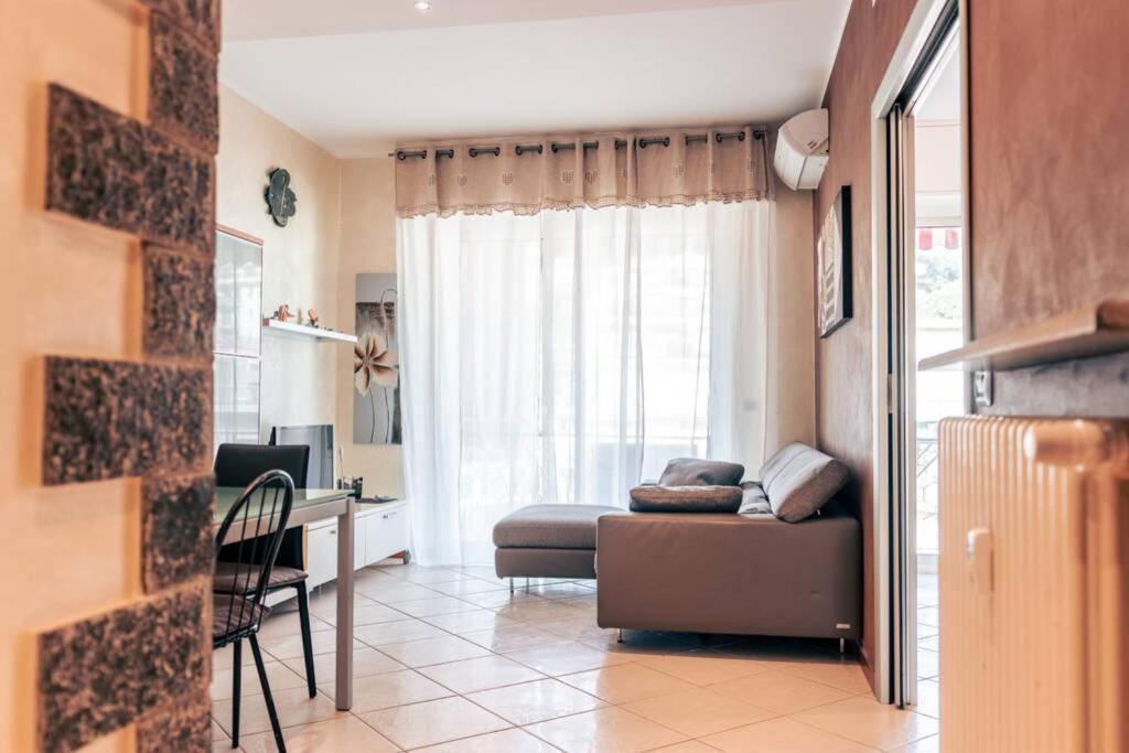 Casa Luca Flexyrent - Parking - A C - Wifi Appartement Rapallo Buitenkant foto
